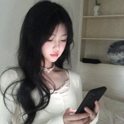 在大雪封闭的山庄里